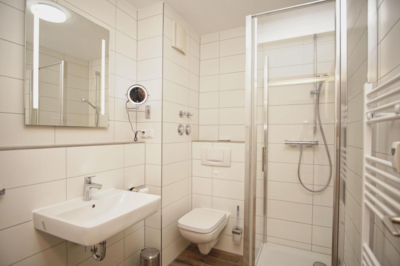 Terrasse, Gratis Nutzung Vom Ahoi Erlebnisbad Und Sauna In Sellin - Villa Karola Fewo 02 Goehren  Exterior photo